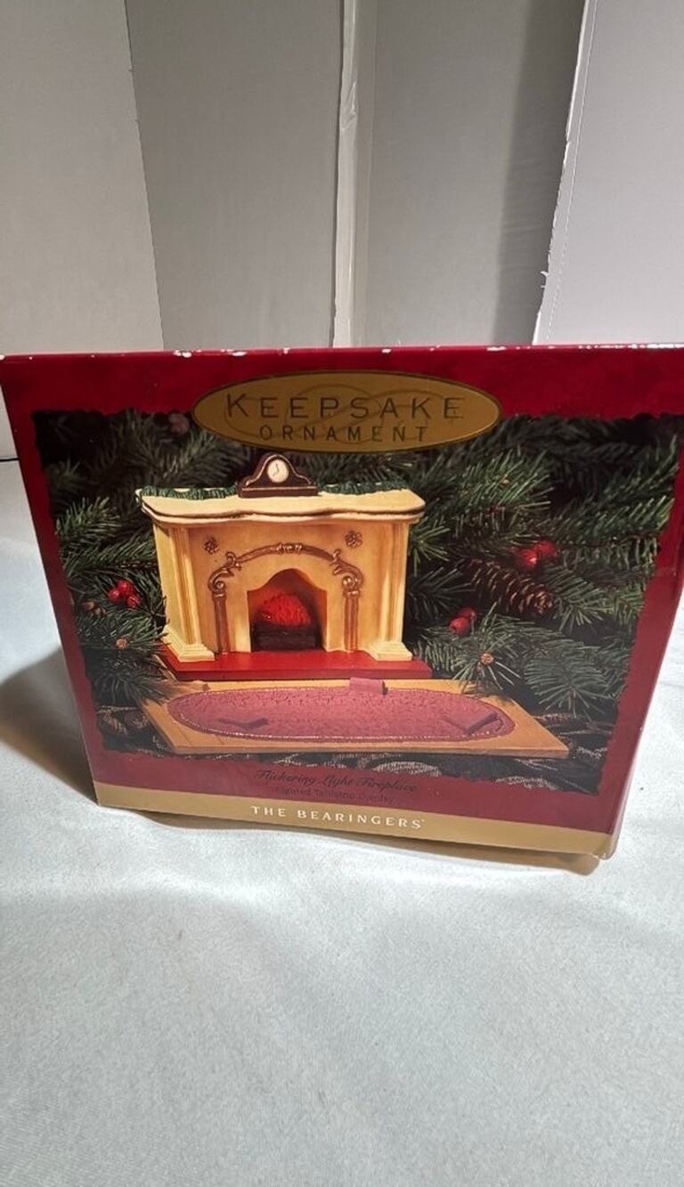 Hallmark Keepsake- The Bearingers Flickering Light Fireplace